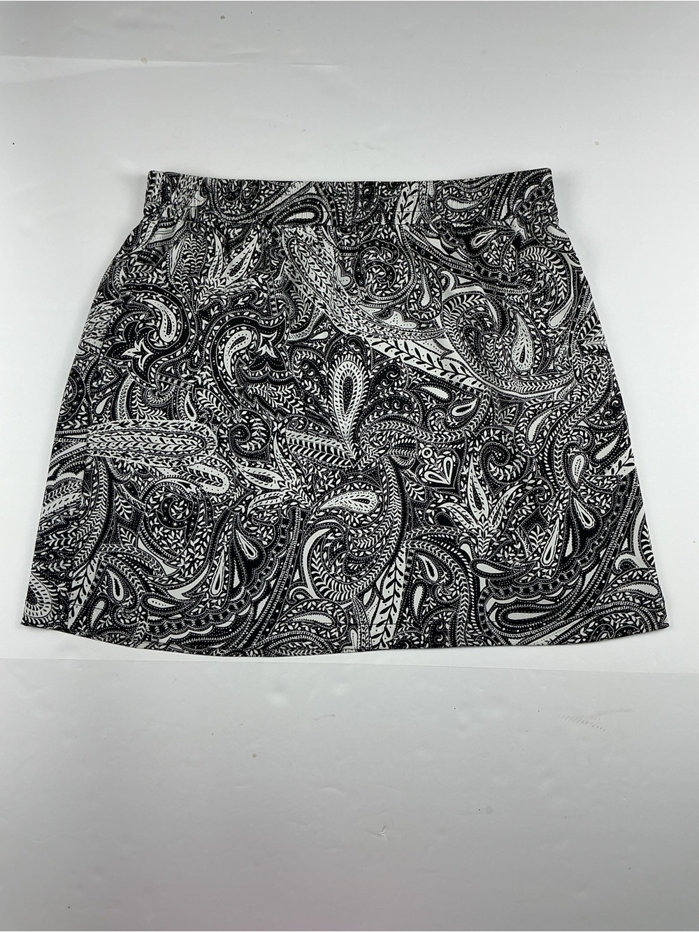 LOFT Black & White Paisley Print Mini Skirt with pockets